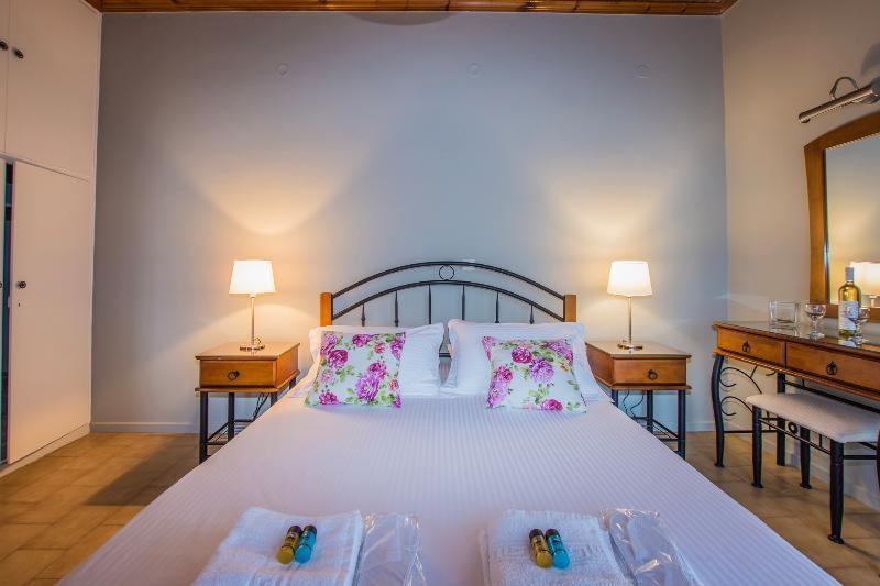 Porto Giardino Apartments Psarou  ภายนอก รูปภาพ